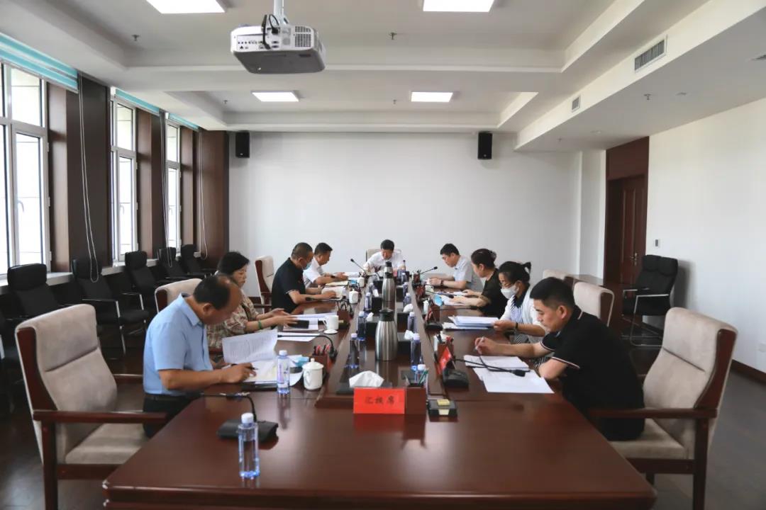 市纪委监委召开2021年第三次理论学习中心组学习研讨暨党史学习教育读书班.jpg