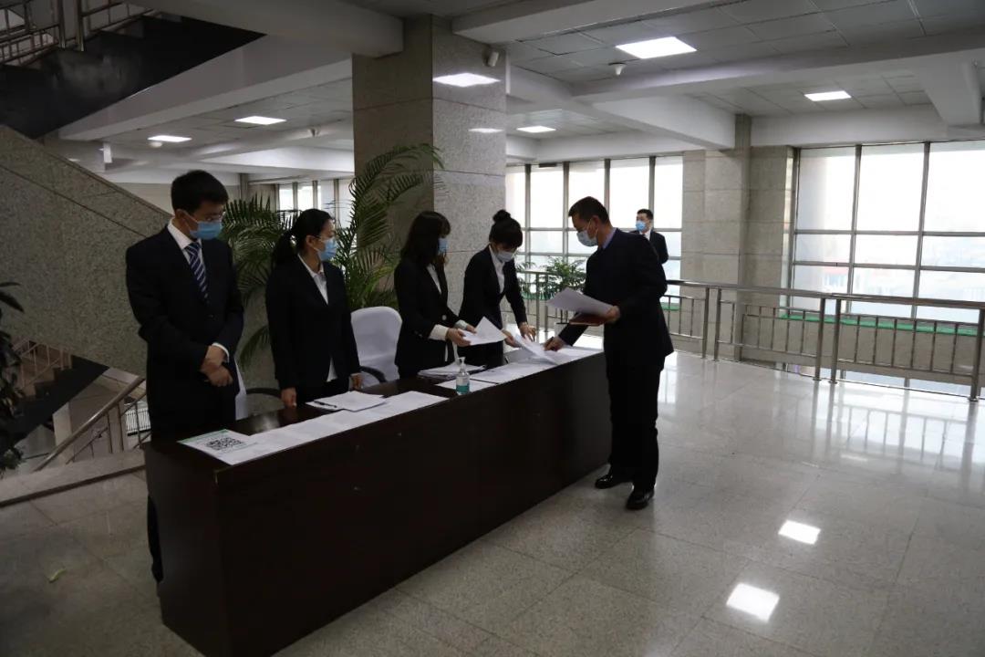 【镜头】带你走近市纪委十三届二次全会03.jpg
