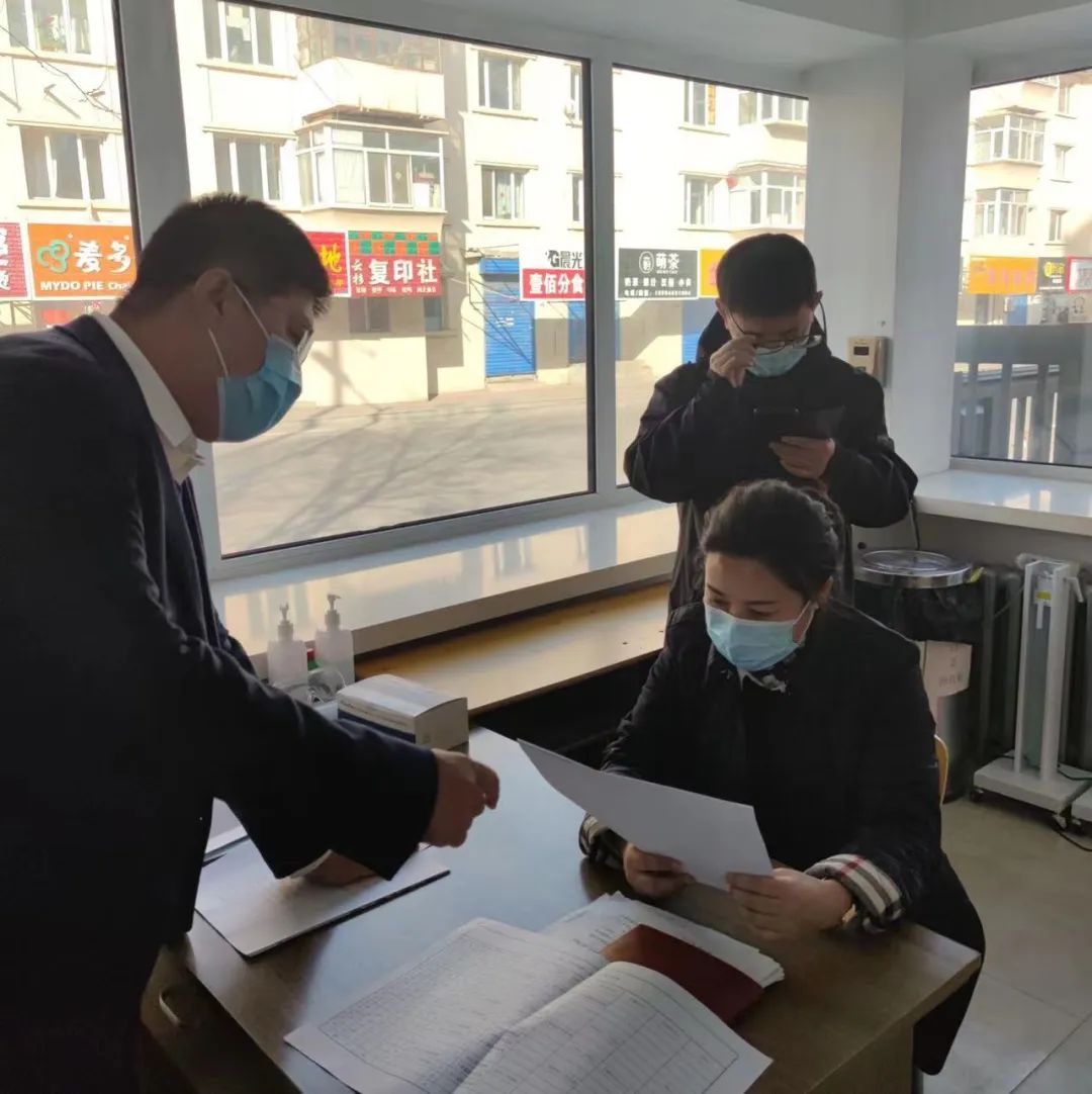 【战“疫”进行时】驻市教育局纪检监察组：以高效精准监督压实疫情防控责任01.jpg
