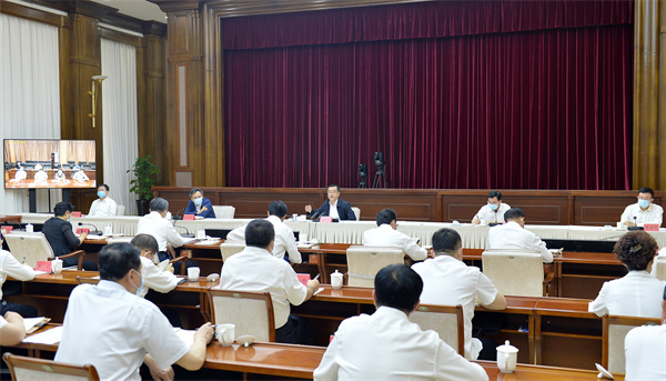张庆伟：迅速行动切实消除疫情传播风险隐患 压实责任坚决守住来之不易防控成果.jpg