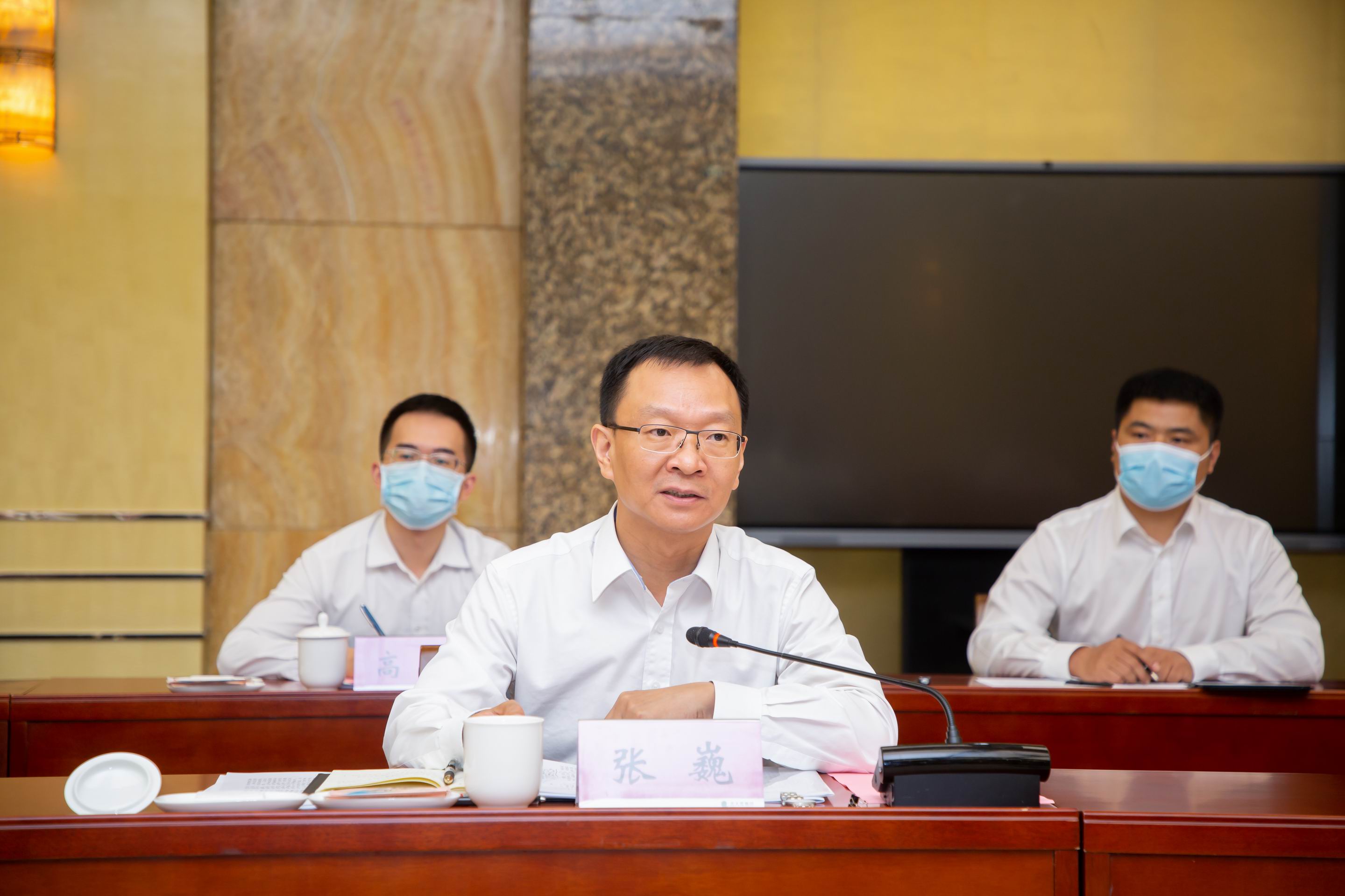 张巍在省纪委监委驻北大荒集团纪检监察组调研时强调 01.jpg