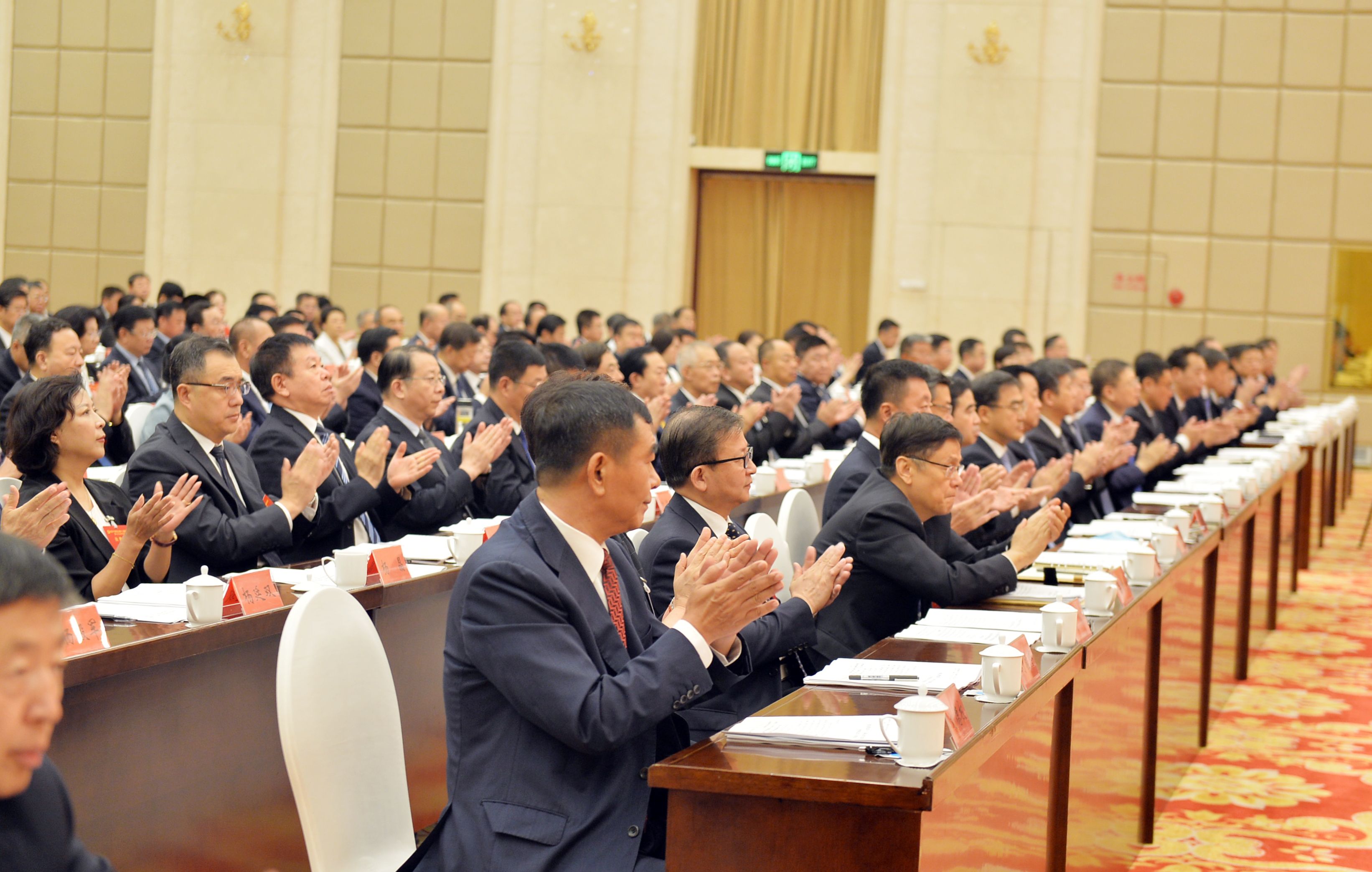 中共黑龙江省委十二届九次全会在哈尔滨举行 04.jpg