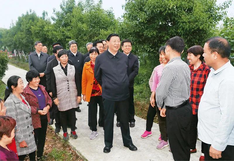 《求是》杂志发表习近平总书记重要文章《扎实推动共同富裕》01.jpg