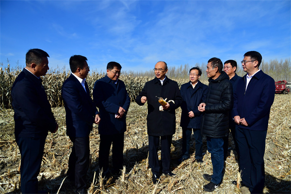 许勤：保护好利用好“耕地中的大熊猫” 当好维护国家粮食安全“压舱石”.jpg