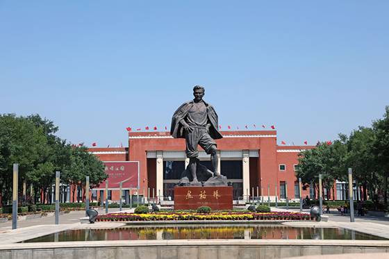 永葆为人民谋幸福的初心.jpg