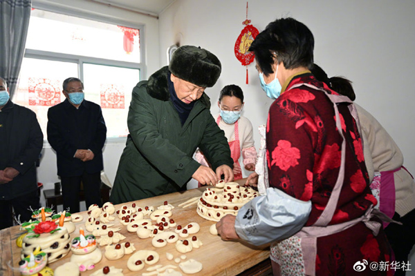 习近平春节前夕赴山西看望慰问基层干部群众04.jpeg