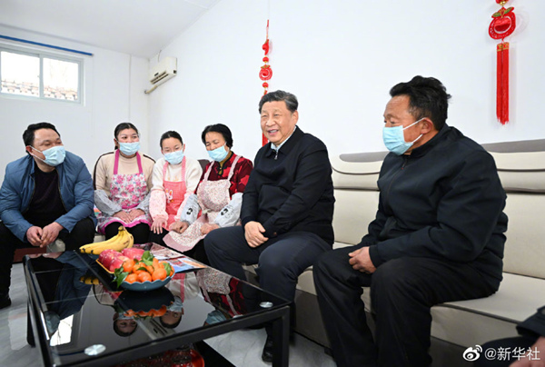 习近平春节前夕赴山西看望慰问基层干部群众05.jpeg