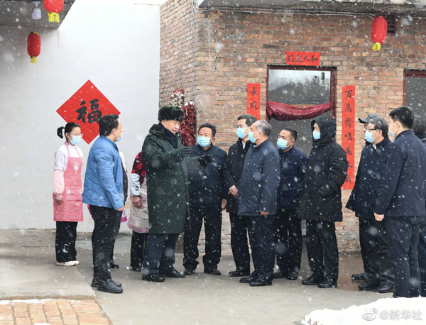 习近平春节前夕赴山西看望慰问基层干部群众06.jpeg