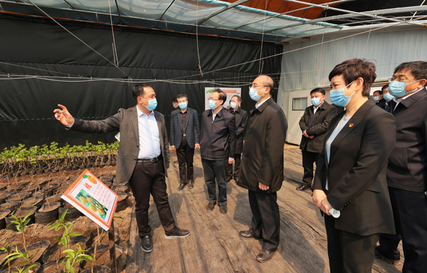 许勤：坚决落实早快准严细实要求 统筹抓好疫情防控和春耕生产05.jpg